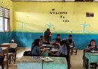 Pastikan tepat sasaran, Babinsa kodim Mamasa melaksanakan pembagian makan bergizi gratis