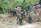 TNI hadir di Tengah Bencana, Personel Kodim 1428/Mamasa Bantu Warga Bersihkan Rumah Pasca longsor